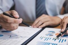 CANBRIDGE-B(01228.HK) closed 10.55% lower, the Hang Seng Pharmaceuticals & Biotechnology Sector posted broad declines - NewTimeSpace