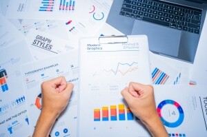 宝光实业(00084.HK)：预期25/26年中期应占亏损净额约3500万港元至5000万港元