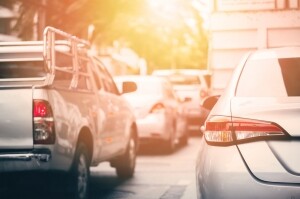 涨超1.6%，新能车ETF(515700)近6个月超越基准年化收益排名可比基金第一