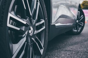 基石科技控股(08391.HK)：与DriveEZ建立战略合作伙伴关系，升级电动车充电生态系统