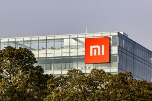 小米集团-W(01810.HK)：12月10日购回240万股，占已发行股份0.009%