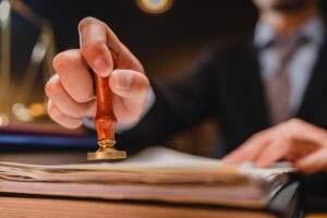 紫金矿业(02899.HK)：变更授权代表，董事长邹来昌接任