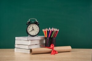 健康160(02656.HK)：控股股东自愿延长禁售期至2026年9月16日