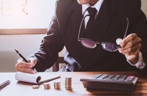 中國光大水務(01857.HK)：撤銷戰略委員會，精簡企業管治架構及決策流程