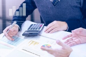 艾迪康控股(09860.HK)：中期收益增至人民幣12.85億元，毛利率回升至37.9%